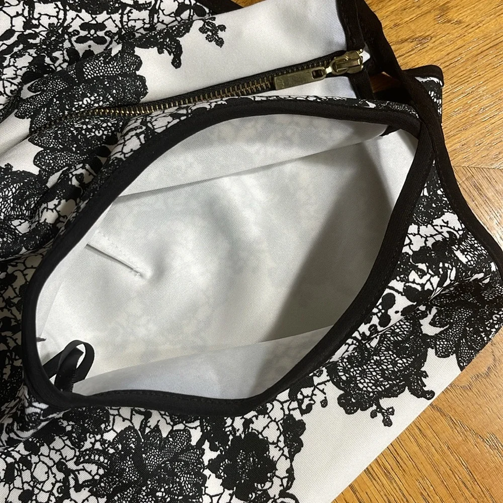 B. Darlin Lace Print BodyCon Dress - Picture 10 of 10